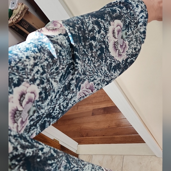 LOFT green floral long sleeve top - Picture 8 of 12